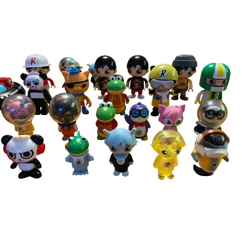 Ryan's World Mystery Figure‎ Lot of 31 with spaceship & rocket ship figures